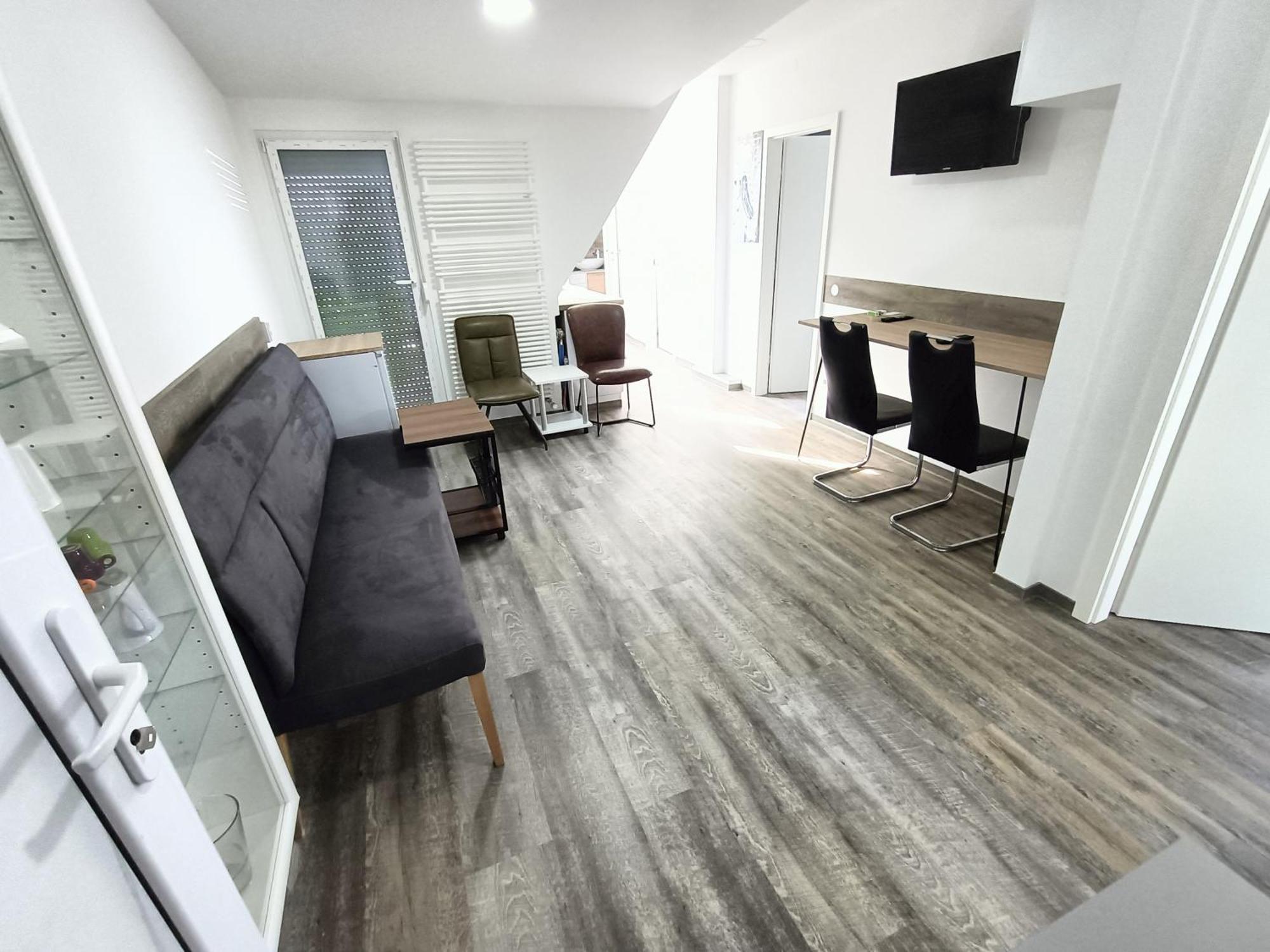 Fmi 9 Accommodation 라운하임 외부 사진